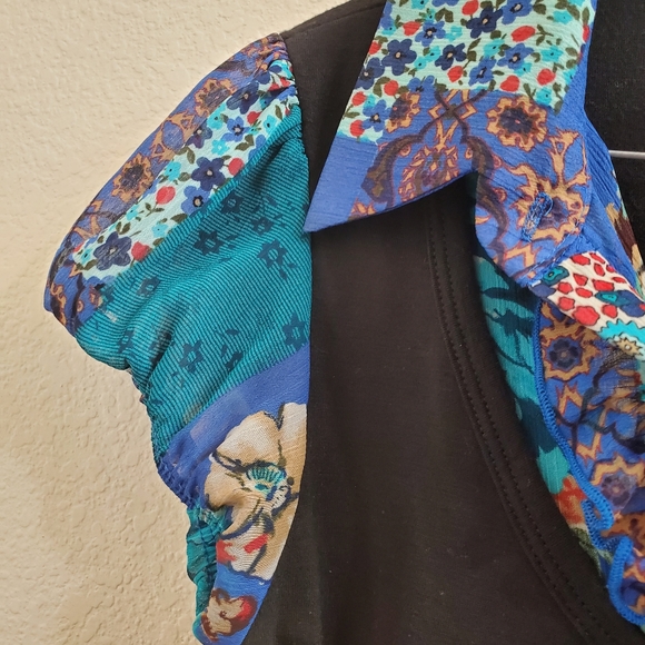 Floral Blouse - Picture 2 of 5